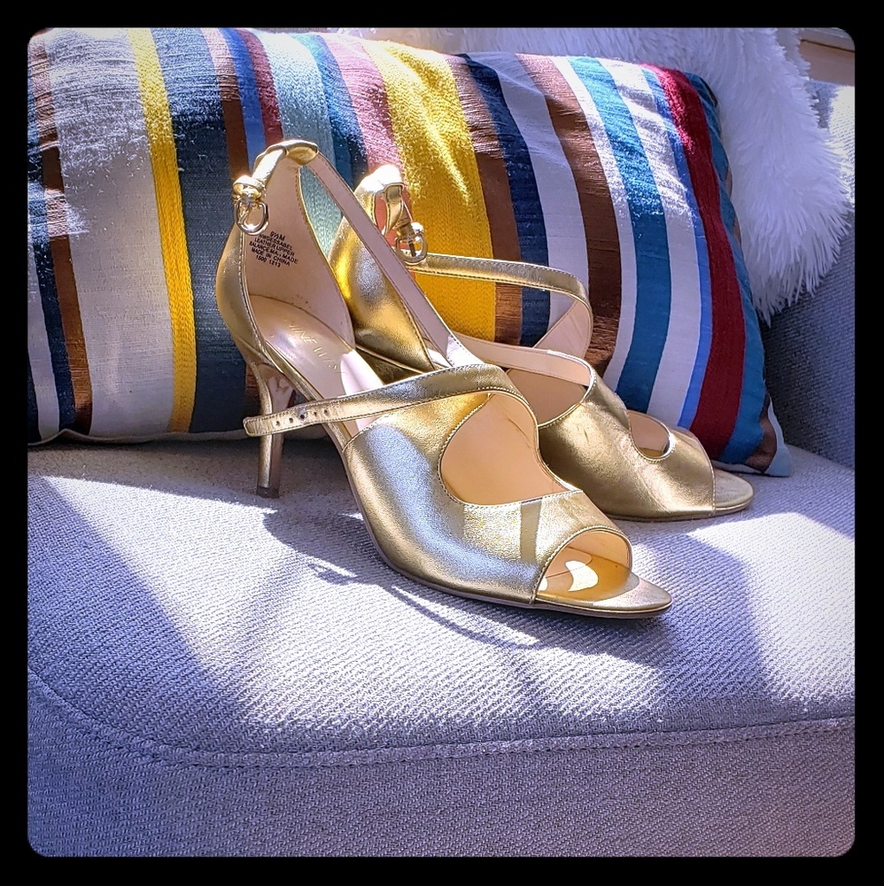 Women's shoes